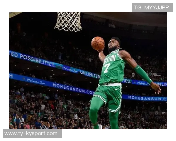 杰伦布朗状态火热助凯尔特人取得4胜1负佳绩场均31分7板表现抢眼