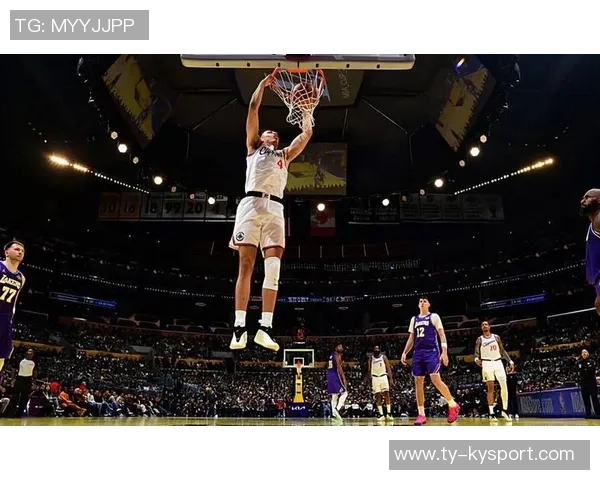 科比桑德斯基本功扎实潜力无限有望成为球队的重要贡献者