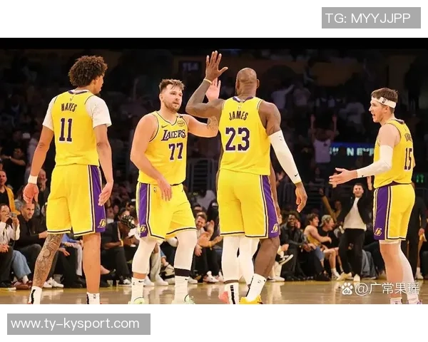 湖人险胜比赛趣味十足堪比喜剧节目直接晋级水平