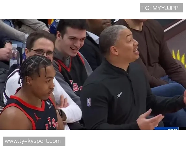 快船队飞往多伦多遭遇航班延误近十小时球员心情受影响