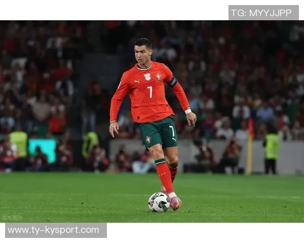 C罗精彩表现数据分析8射4正传射门得分失点中框关键传球评分70