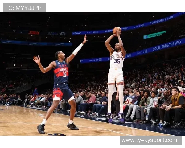 布克半场表现不佳仅得13分4助攻正负值惨淡11球队陷入困境