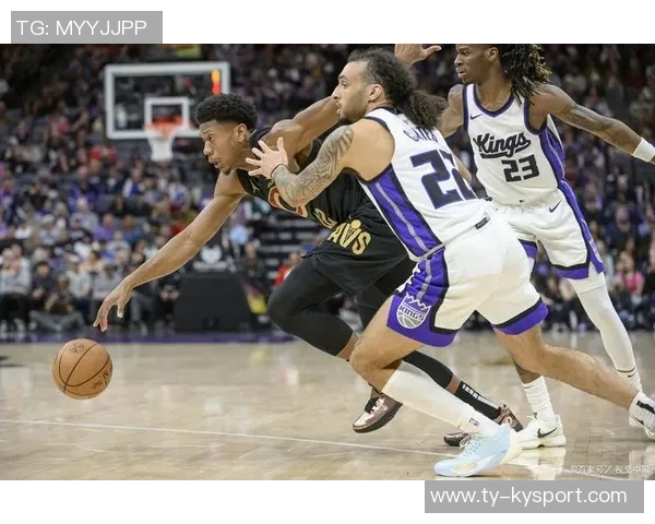 尼克斯全员发力半场领先黄蜂25分哈特表现出色三球状态低迷