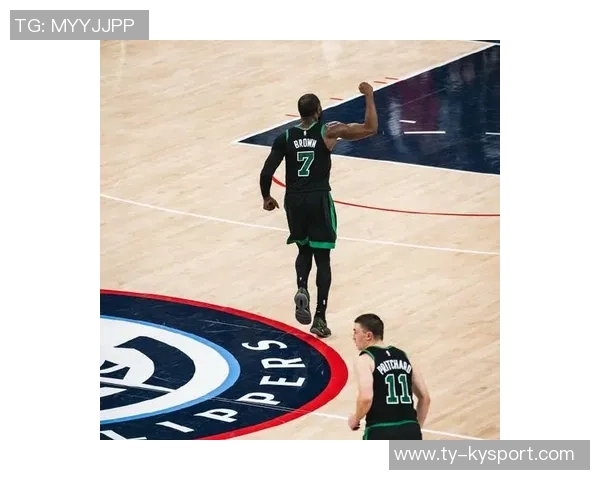 杰伦布朗首节表现低迷10分钟内5投全失三分球未能命中引发关注