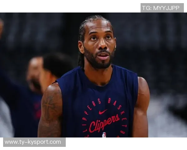 快船训练氛围轻松愉快全员笑容满面小卡频频亮相